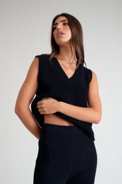 Longline Knit Vest (Black)