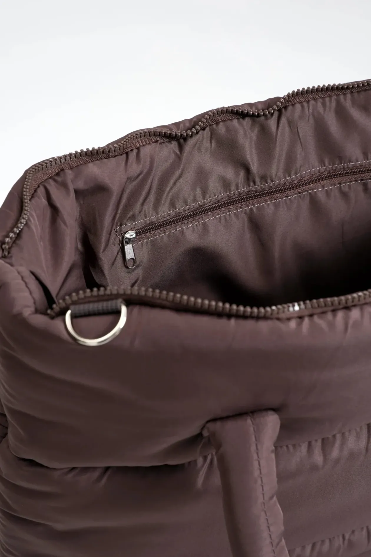 Travel Puffer Bag